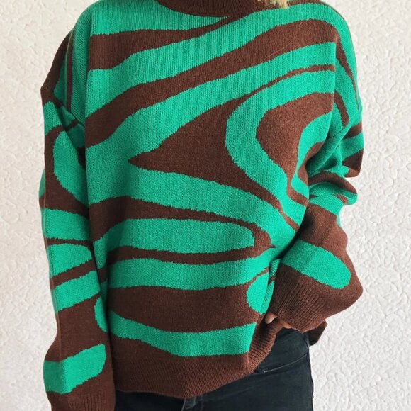 Zebra Print Round Neck Sweater - Picture 7 of 16
